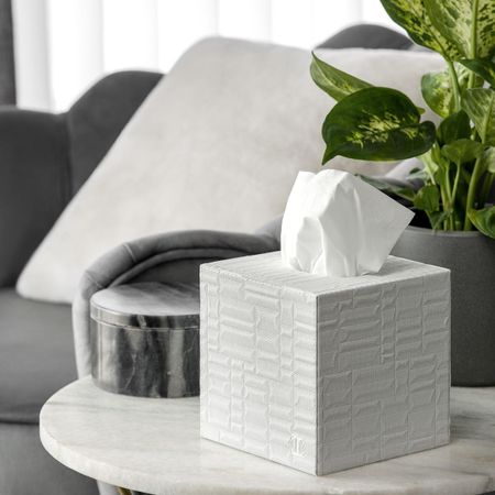 Коробка для салфеток Togas Георг белая 14х14х14,5 см георг шустер история тайных обществ союзов и орденов