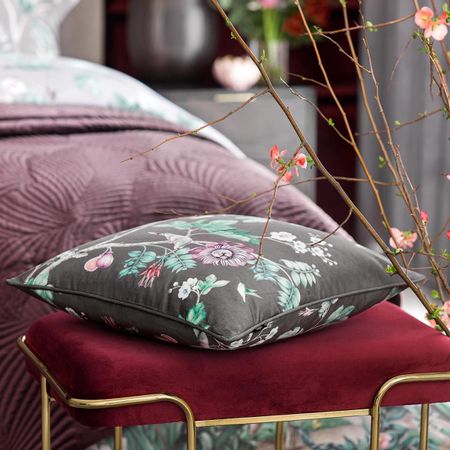 Подушка декоративная Togas Альфабия темно-серая 45х45 см