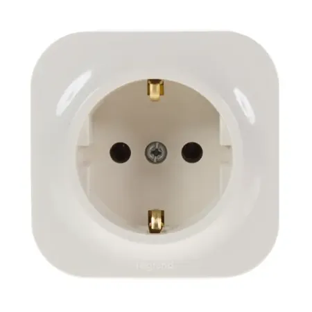 Розетка с заземлением - Legrand Quteo - без шторок IP20 16А 250В винтовые зажимы накладной монтаж - слоновая кость