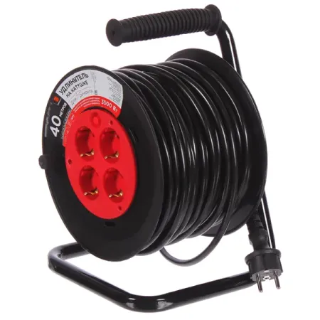 Удлинитель на катушке Защита Про 4 розетки с заземлением 3x1.5 мм 40 м цвет черный/красный