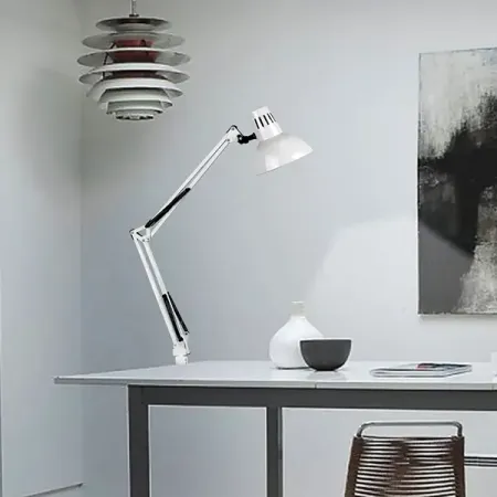 Рабочая лампа Camelion на струбцине цвет белый