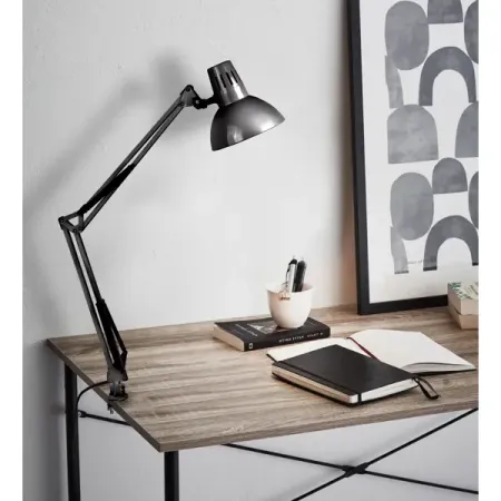 Рабочая лампа Camelion на струбцине цвет черный