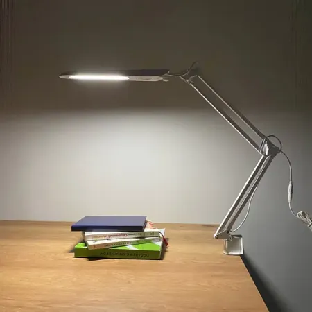 Рабочая лампа настольная светодиодная TLD-524 бестеневая цвет белый