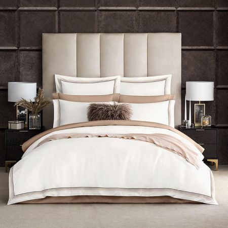 Комплект постельного белья Togas Линари белый с коричневым Двуспальный кинг сайз