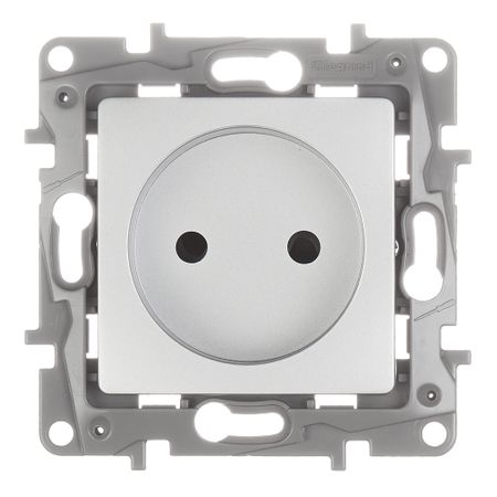 Розетка Legrand Etika встраиваемая алюминий со шторками (672434)