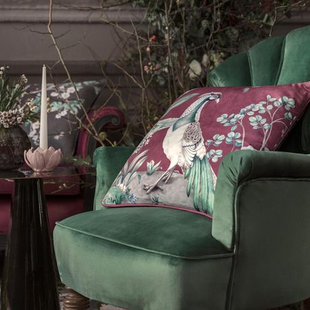 Подушка декоративная Togas Альфабия бордовый 45x45 см плед togas маринетти бордовый с экрю 200х210 см