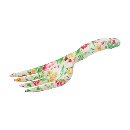 Грабли ручные 10 см в огороде