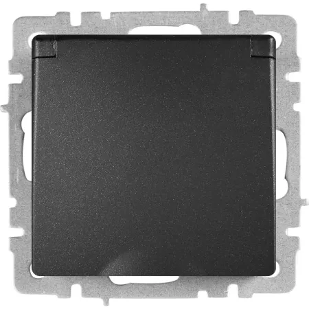 Розетка встраиваемая IEK Brite РСбш10-3-БрЧ с заземлением с крышкой и шторками цвет черный