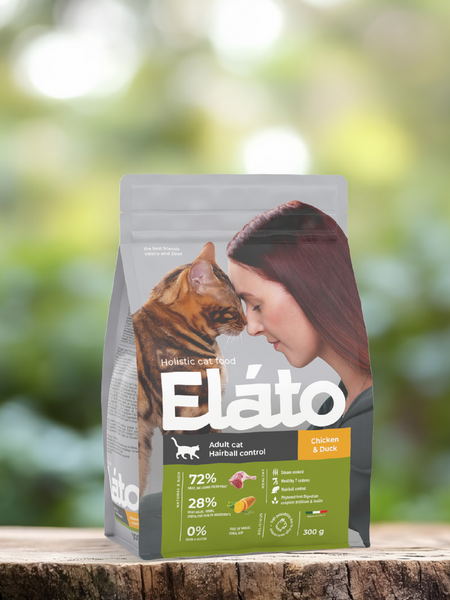 Сухие корма Elato Корм для взрослых кошек с курицей и уткой для выведения шерсти (300 г)