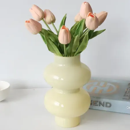 Ваза Nicole стекло бежевая 20 см