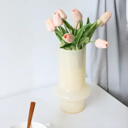 Ваза Betty стекло бежевая 26 см стеклянные вазы