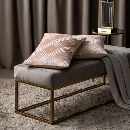 Подушка декоративная Togas Женне розовый 35х50 см