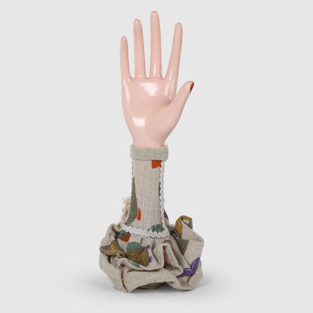 Подставка для украшений Dekor pap в виде руки 6х6х20 см