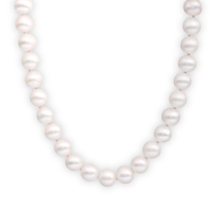 Бусы из жемчуга с золотым замком