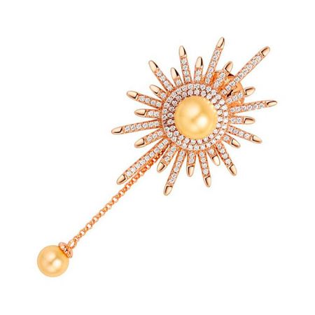 Серебряная брошь с жемчугом и фианитами с позолотой