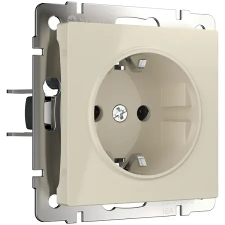 Розетка встраиваемая Werkel с заземлением со шторками цвет слоновая кость