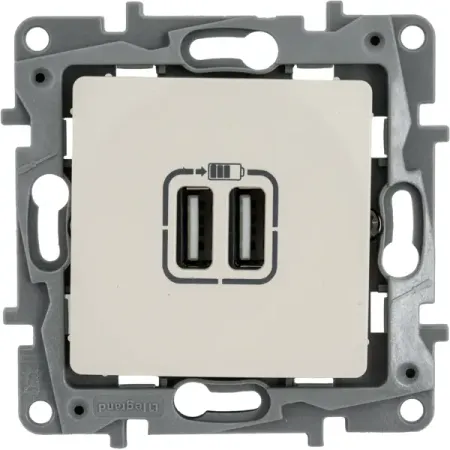 Зарядное устройство USB тип А / тип А - Legrand Etika - 3000мА 15Вт - слоновая кость