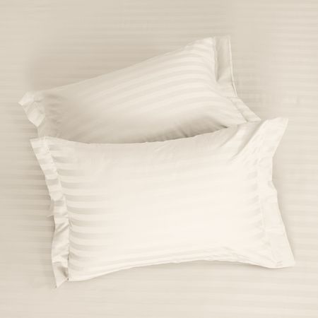 Комплект наволочек Экрю с ушками, страйп-сатин 40962 комплект наволочек cottonika 70х70см 2шт сатин страйп бордовый арт кн77стр борд