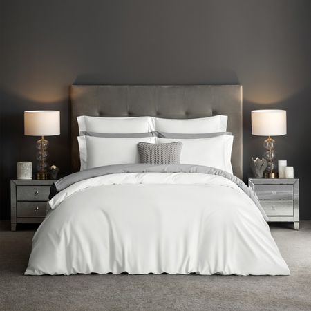 Комплект постельного белья Togas Клайвер белый Двуспальный евро комплект постельного белья sofi de marko флер 3 белый с серым евро