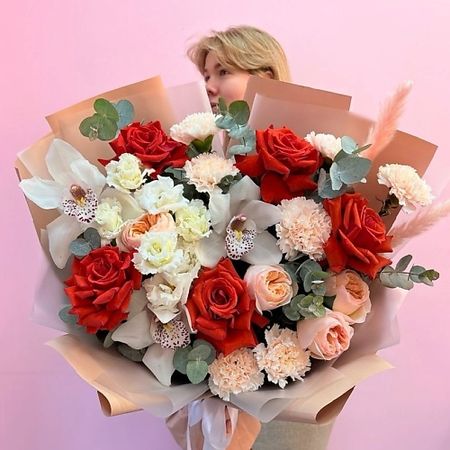 Букет живых цветов ЗАЦВЕТАЙ. ЦВЕТОЧНЫЙ БУТИК Премиум букет «Морковный пай»