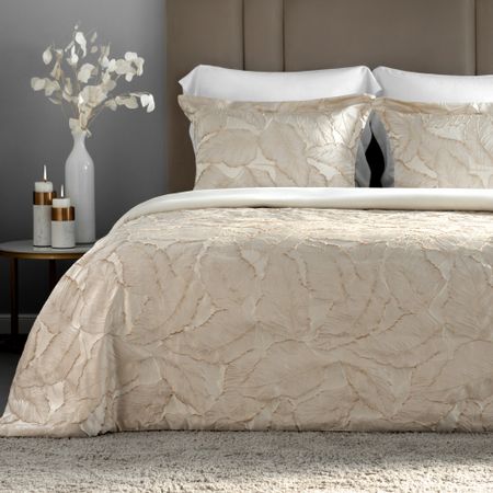 Покрывало Estia Алессия бежево-золотой 240х260 см 3 предмета