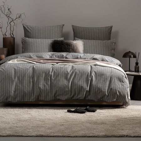 Комплект постельного белья Prime Prive Вальбо серый/белый Семейный