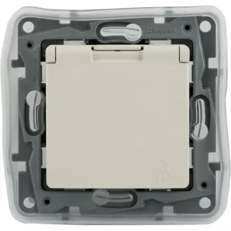 Розетка с заземлением IP44 - Legrand Etika - со шторками с защитной крышкой 16А 250В винтовые зажимы - слоновая кость