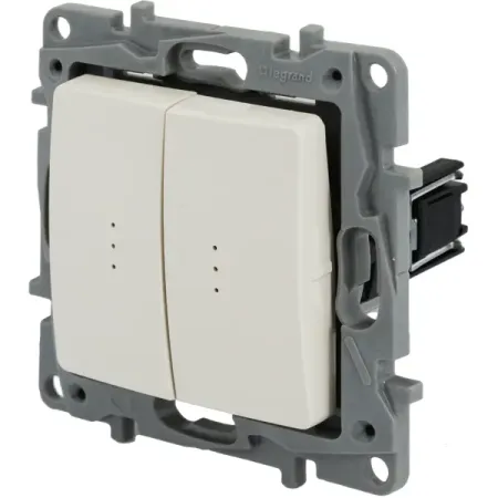 Переключатель двухклавишный с подсветкой/индикацией - Legrand Etika - 10А 250В безвинтовые зажимы - слоновая кость