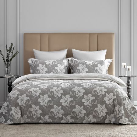 Покрывало Togas Бриали серый 260x260 см и наволочки 50x70 см-2шт. 3 предмета