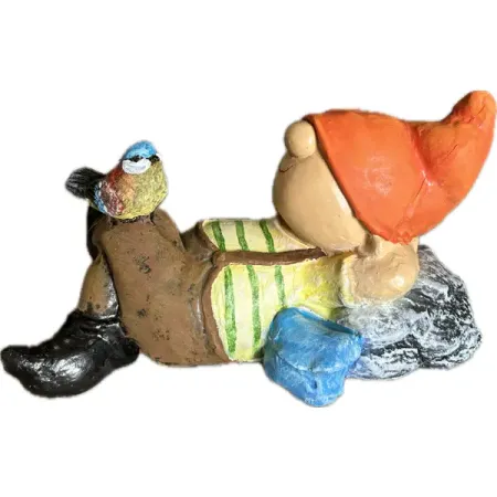 Садовая фигура Мальчик у камня смола 41x26x26 см фигура садовая навесная дятел 26см