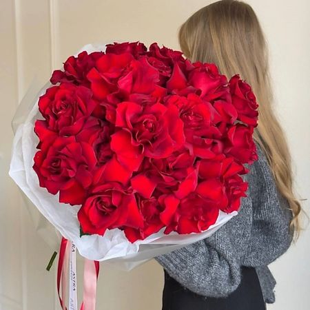 Букет живых цветов ASTRA FLOWER BOUTIQUE Букет из 25 французских роз букет живых ов дари ы букет 11 французских роз с зеленью
