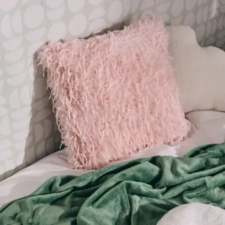 Подушка декоративная Linen Way Перья 45x45 см цвет розовый шар maxijoy перья павлина 80мм   стекло