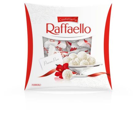 Конфеты RAFFAELLO цельным миндальным орехом в кокосовой обсыпке, 240 г