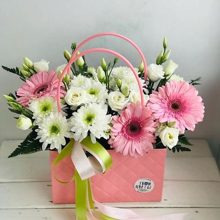 Букет живых цветов ТВОИ ЦВЕТЫ Сумочка «Амазонка» maxgoods парчовая сумочка для украшений