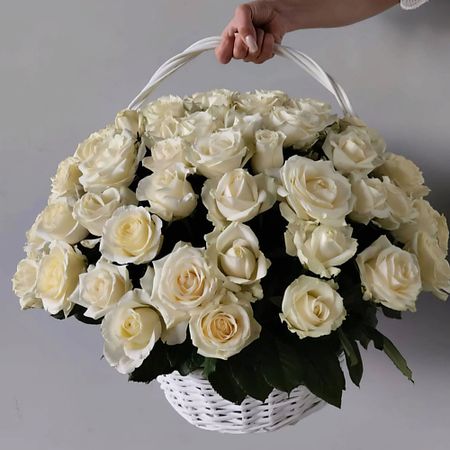 Букет живых цветов ЗОЛОТАЯ АУРА Композиция из роз 