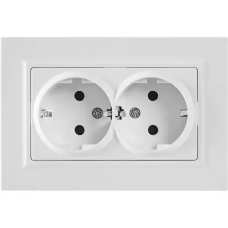 Розетка двойная встраиваемая IEK Brite РСш12-3-БрБ с заземлением со шторками цвет белый вывод кабеля iek brite мв10 бркр белый