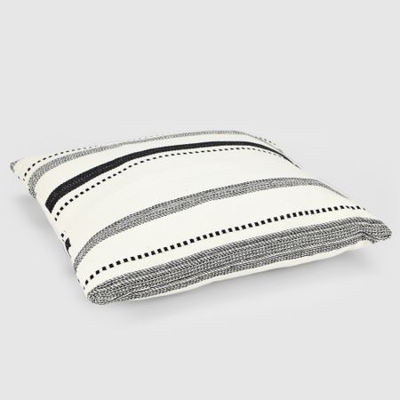 Подушка декоративная Homelines textiles fantasy черно-белый 45х45 см