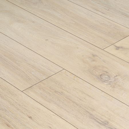 Ламинат 32 класс Egger Home дуб паркетный 1,99 кв.м 8 мм с фаской ганс кмох защита в шахматной партии