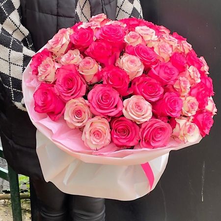 Букет живых цветов КОЛИБРИ ЦВЕТОЧНЫЙ САЛОН Розовое чудо вино pierre chanau coteaux varois provence розовое сухое франция 0 75 л