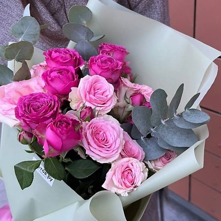 Букет живых цветов CVETOV. RU 