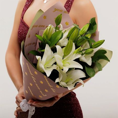 Букет живых цветов БУКЕТНАЯ ЛАВКА 3 лилии искусственные шелковые лилии