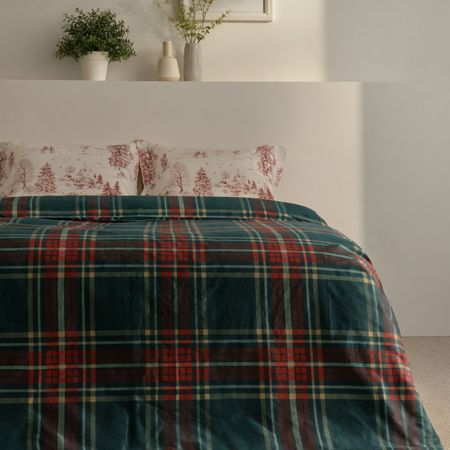 Постельное белье Уютное Рождество/Cozy Christmas велюровые наволочки red christmas pillowcases 40x40см