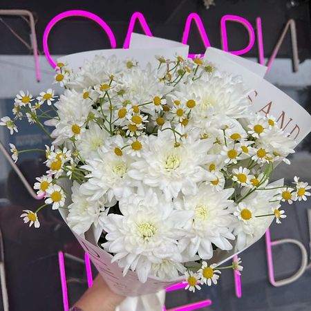 Букет живых цветов ДАРИ ЦВЕТЫ Букет хризантемы с ромашками