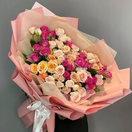 Букет живых цветов ДАРИ ЦВЕТЫ Букет-гигант из кустовых роз микс