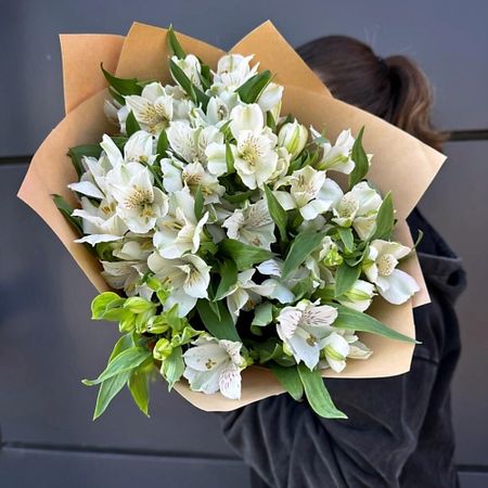 Букет живых цветов ДАРИ ЦВЕТЫ Монобукет из альстромерии «Дари цветы»