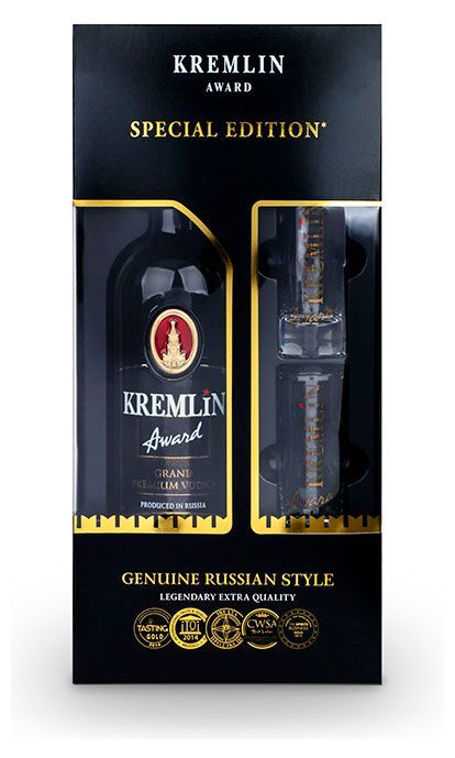 Водка Kremlin Award в подарочной упаковке со стопками Россия, 0,7 л