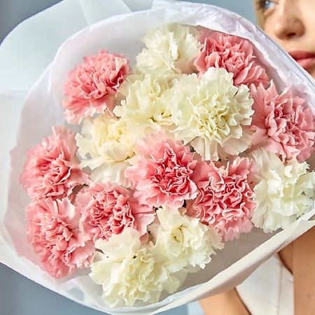 Букет живых цветов CVETOV. RU 