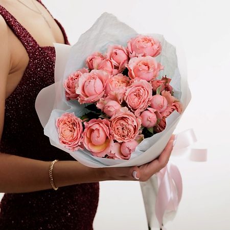 Букет живых цветов БУКЕТНАЯ ЛАВКА 5 кустовых роз - Джульетта