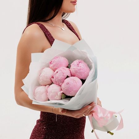 Букет живых цветов БУКЕТНАЯ ЛАВКА 7 пионов искусственный шелковый букет пионов