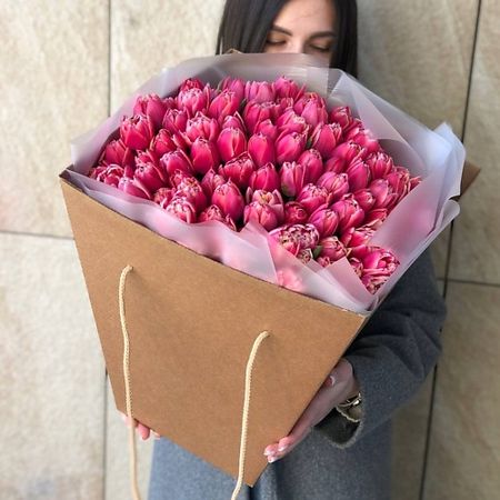 Букет живых цветов ЦВЕТОЧНЫЙ БАР LOFТ 101 пионовидный тюльпан тюльпан ба чатый кристал стар 3 шт